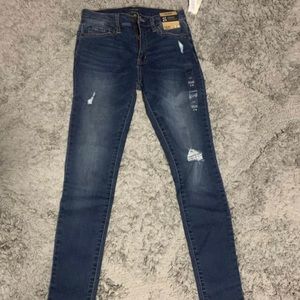 Aeropostale Ripped Skinny Jeans| Small, blue and stretchy to fitting size!